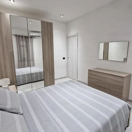 La Maddalena Holiday Home Tatil Evi